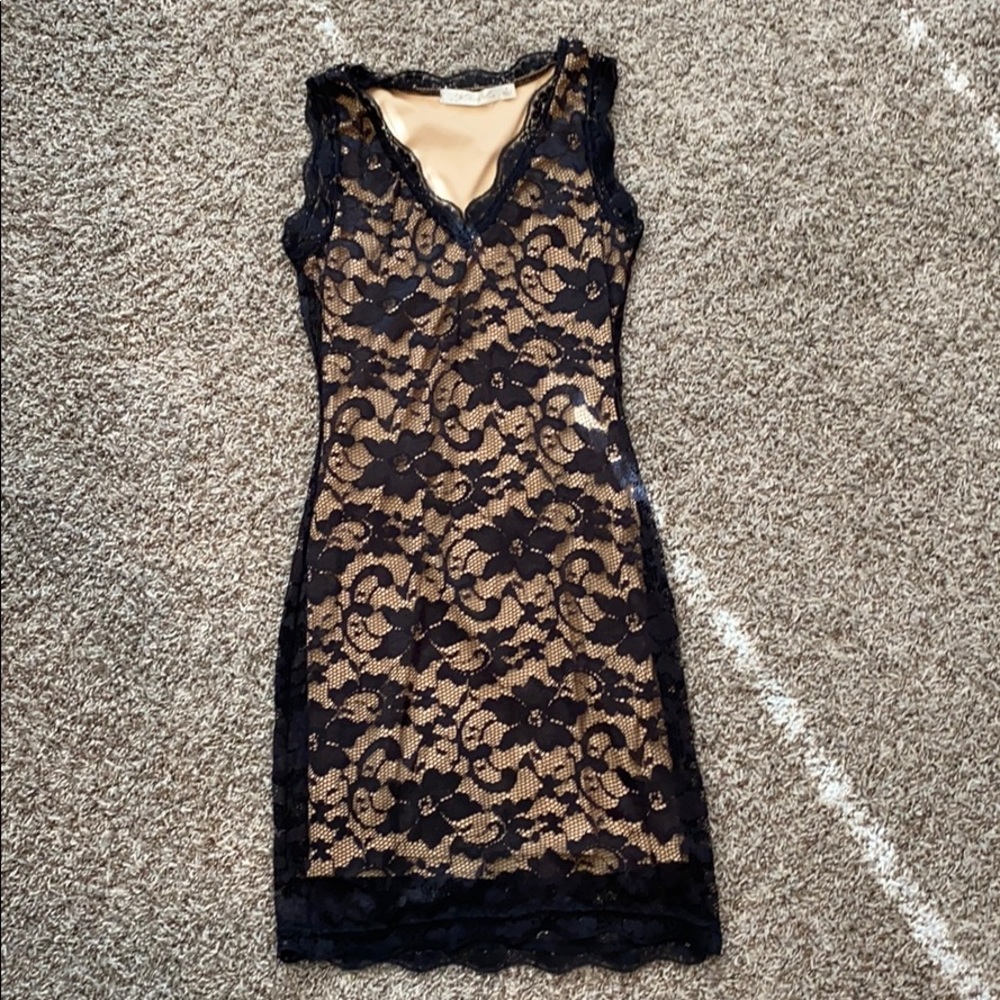 Floral lace stretchy black dress